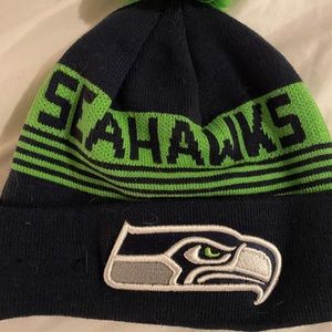 NWOT YOUTH NEW ERA SEAHAWKS BEANIE